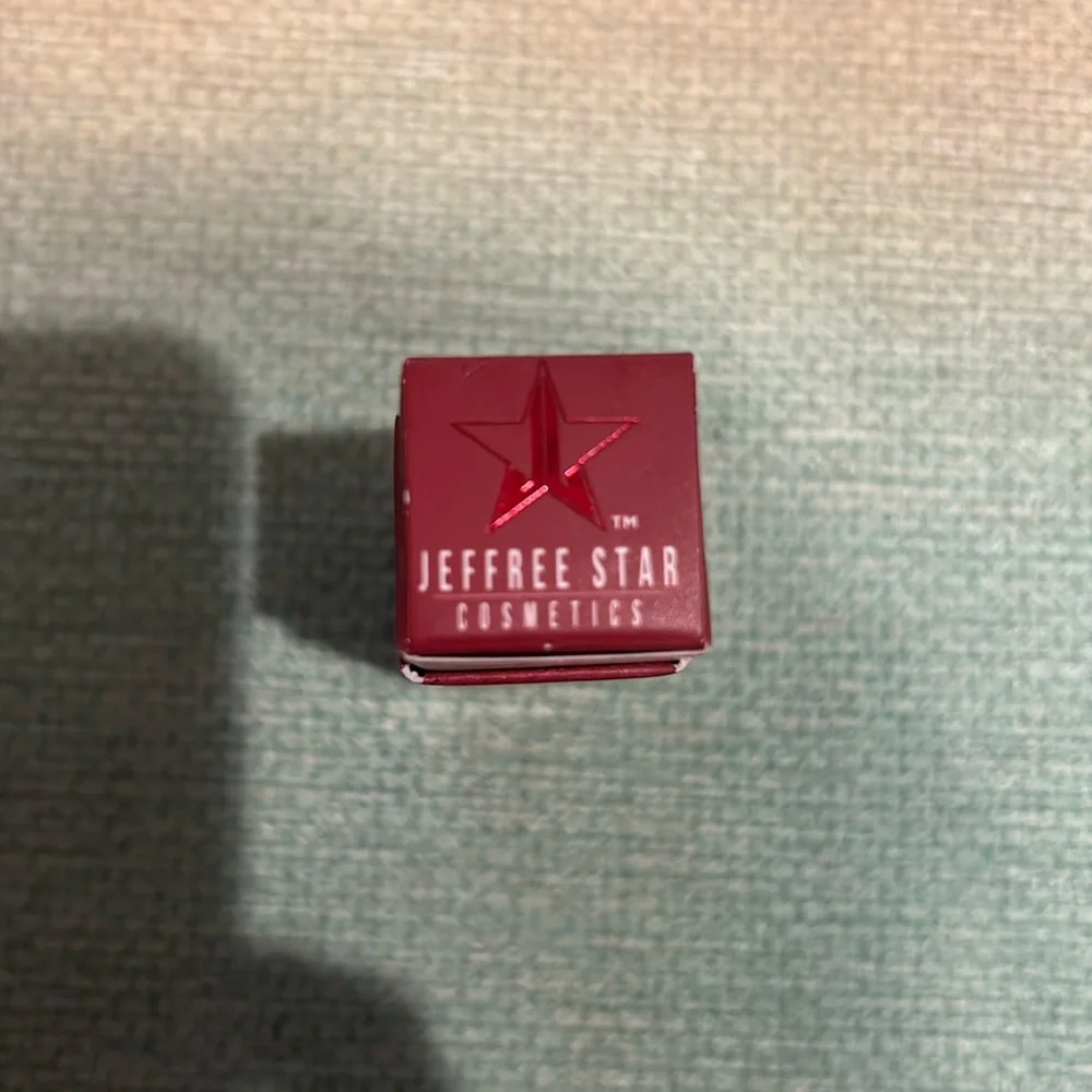 Jeffree Star swipe single packaging